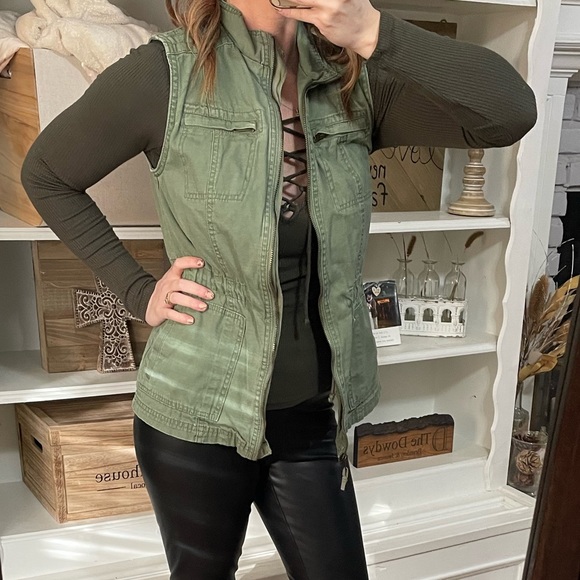 Merona Green utility vest - Picture 2 of 14